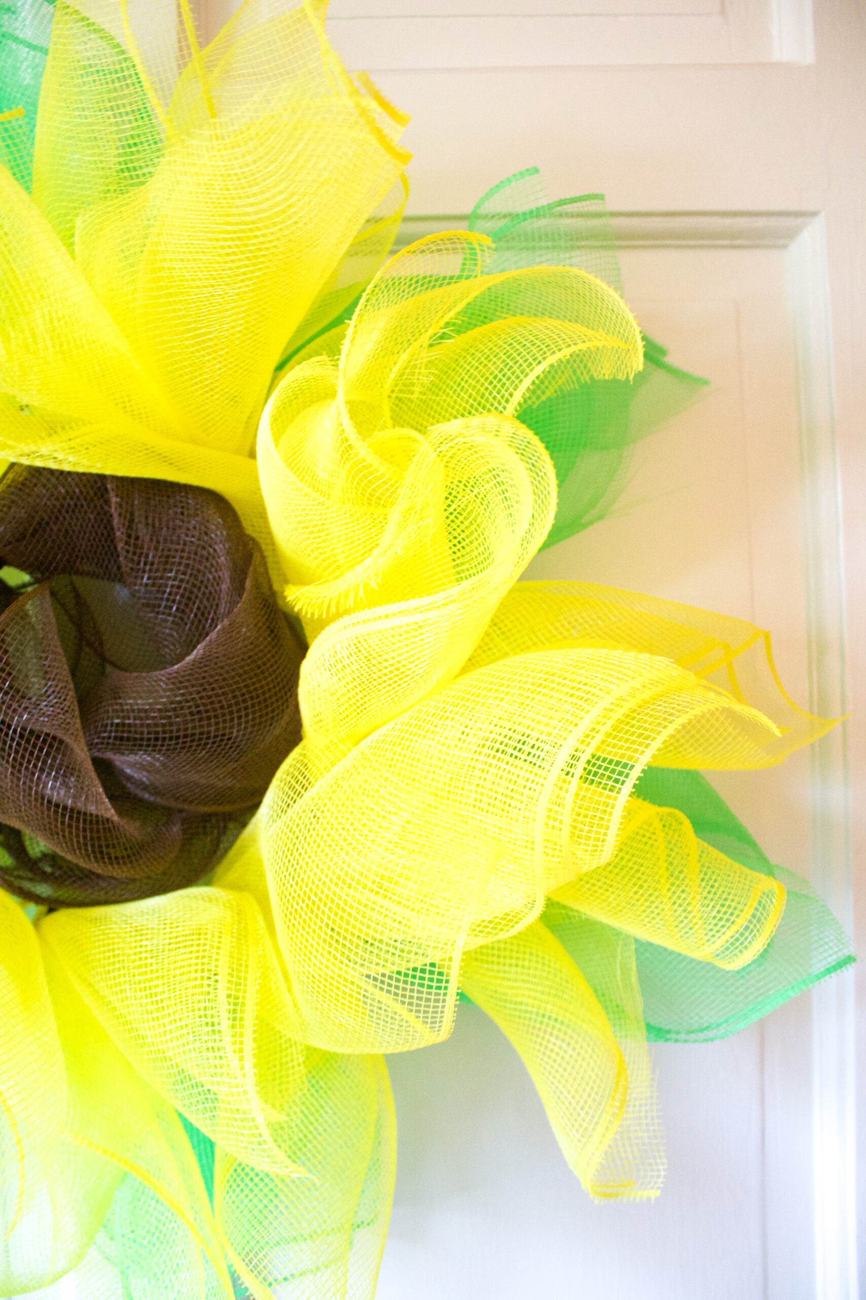 deco mesh sunflower wreath